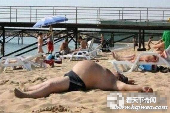 沙滩劲爆囧照雷人不倦